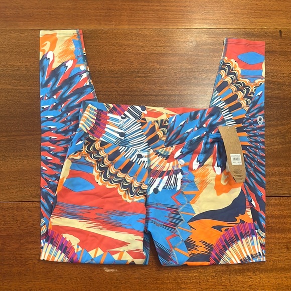 NWT Dona Jo Workout Leggings size 2 L/XL